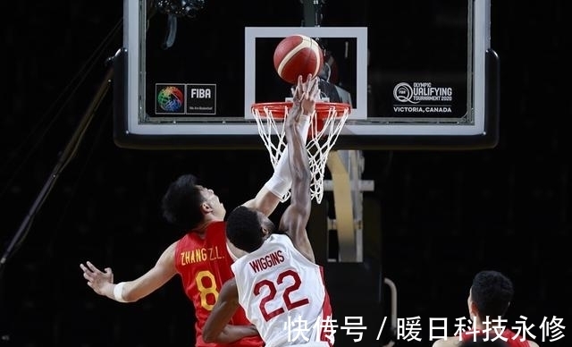 胡明轩|中国男篮大败 周琦出场时间存争议 两后卫15中2遭打脸 张镇麟隐身