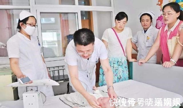 智力|宝宝有几个异常,警惕是智力低下的信号,2岁前及时干预还有救