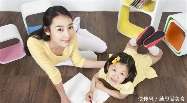 父母|孕妈怀上5胞胎,分娩时80名家属陪产,得知孩子性别全家笑翻