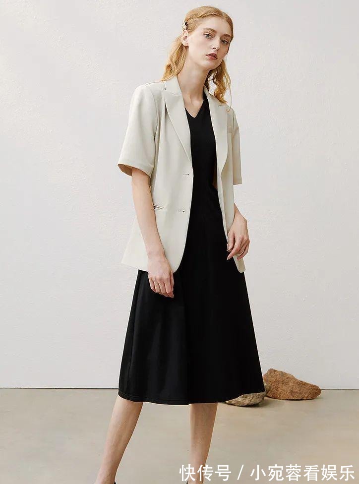 穿搭|女人穿“极简风”才是真高级,让你“看起来很贵”!