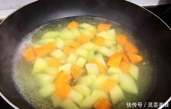 奥尔良烤肉|女人常吃这种“碱性食物”不但嘴巴不臭，头发乌黑，连皮肤也变嫩