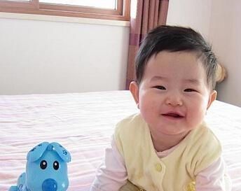 发育|婴儿什么时候练习坐宝宝颈椎没有这两个特点不要开始,小心受伤