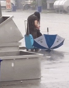 |搞笑GIF趣图:不要问我为什么,以后找女朋友一定要看素颜