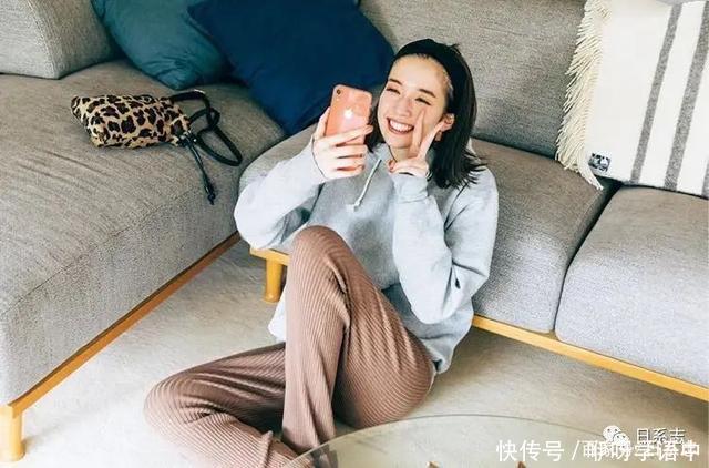 卫衣的8种叠穿法,都是今年秋冬流行的