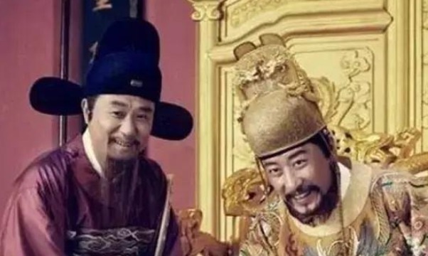 除掉|朱元璋微服私访，偶遇一瓜农相谈甚欢，离开后吩咐下属除掉他