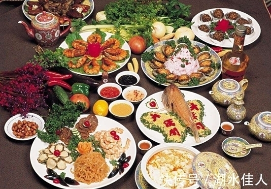 中国厨师到美国,只切了一根黄瓜,就让众人折服直言:要学中餐