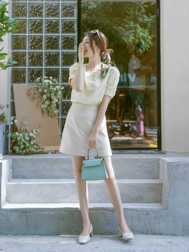 锁骨|今年风头不减的泡泡袖如何穿?学会这几个搭配技巧,怎么穿都好看