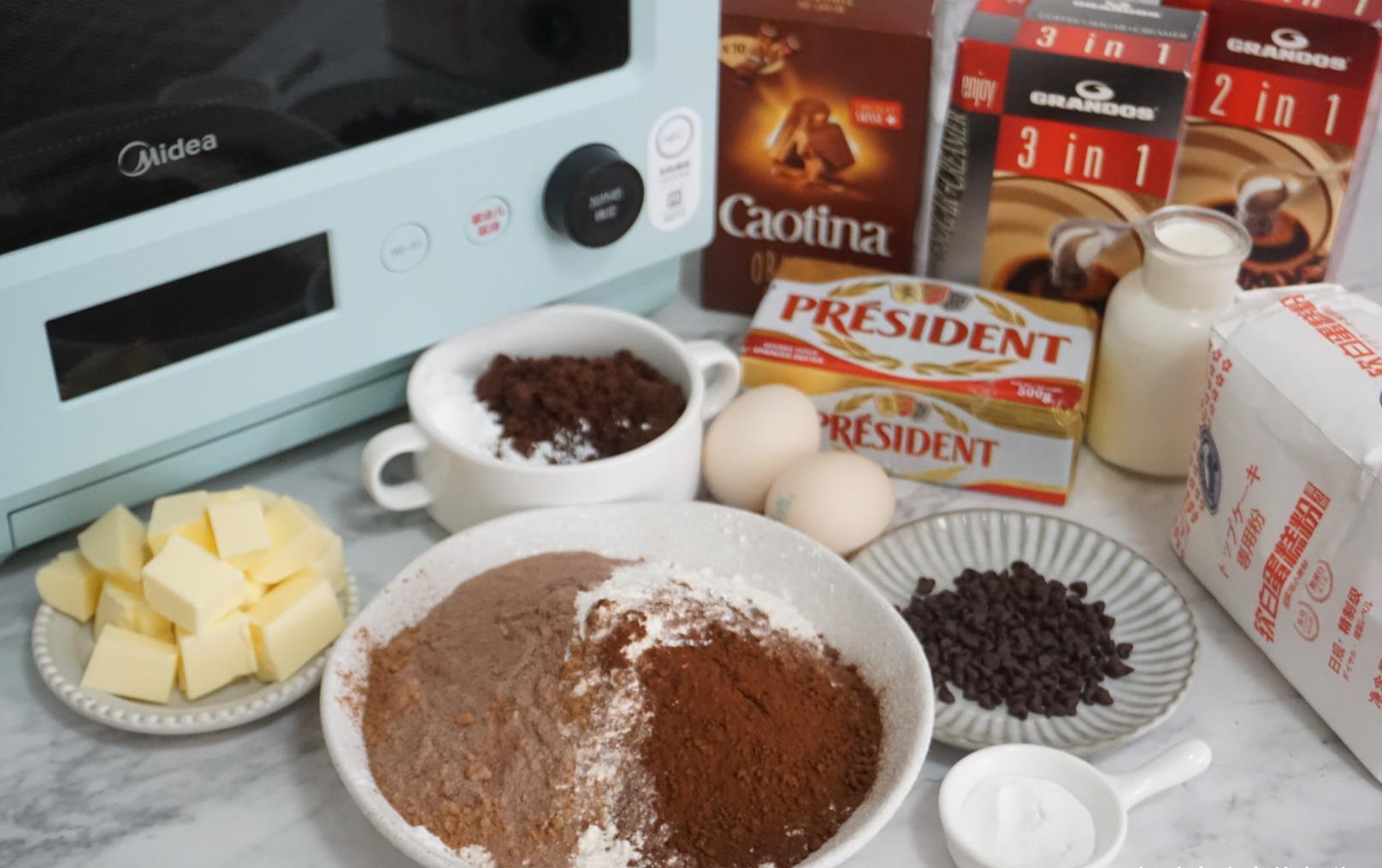 纸杯蛋糕|星巴克18元1个的巧克力蘑菇头麦芬,自己做简单便宜,私藏配方