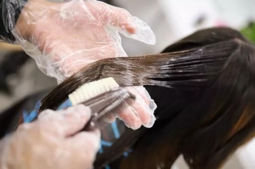 黑芝麻|有白头发最好不要染，常吃这几样食物，或可以改善白发