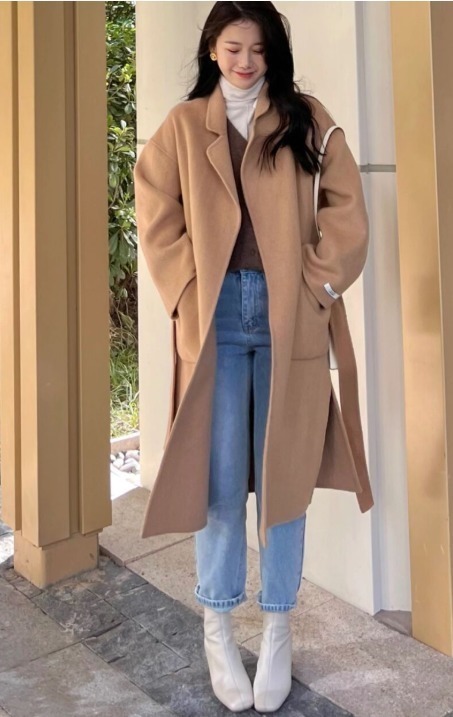 穿搭 天冷了，今年流行“大衣＋牛仔裤”简约大气，意外美出新高度！