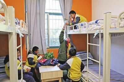 有几个标准没达标，最好不要选择住校，有女儿的家庭更要注意