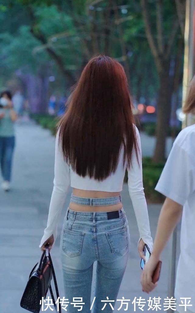 衣服|浅色牛仔裤,只有身材好的才能展现出来