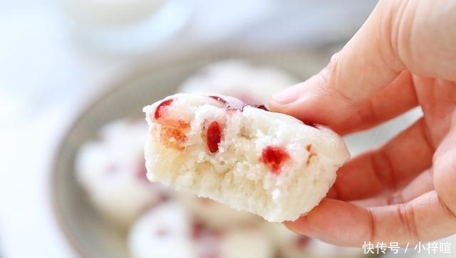 馒头|无需揉面的米发糕,搅一搅、蒸一蒸,香甜Q弹有嚼劲,比馒头简单