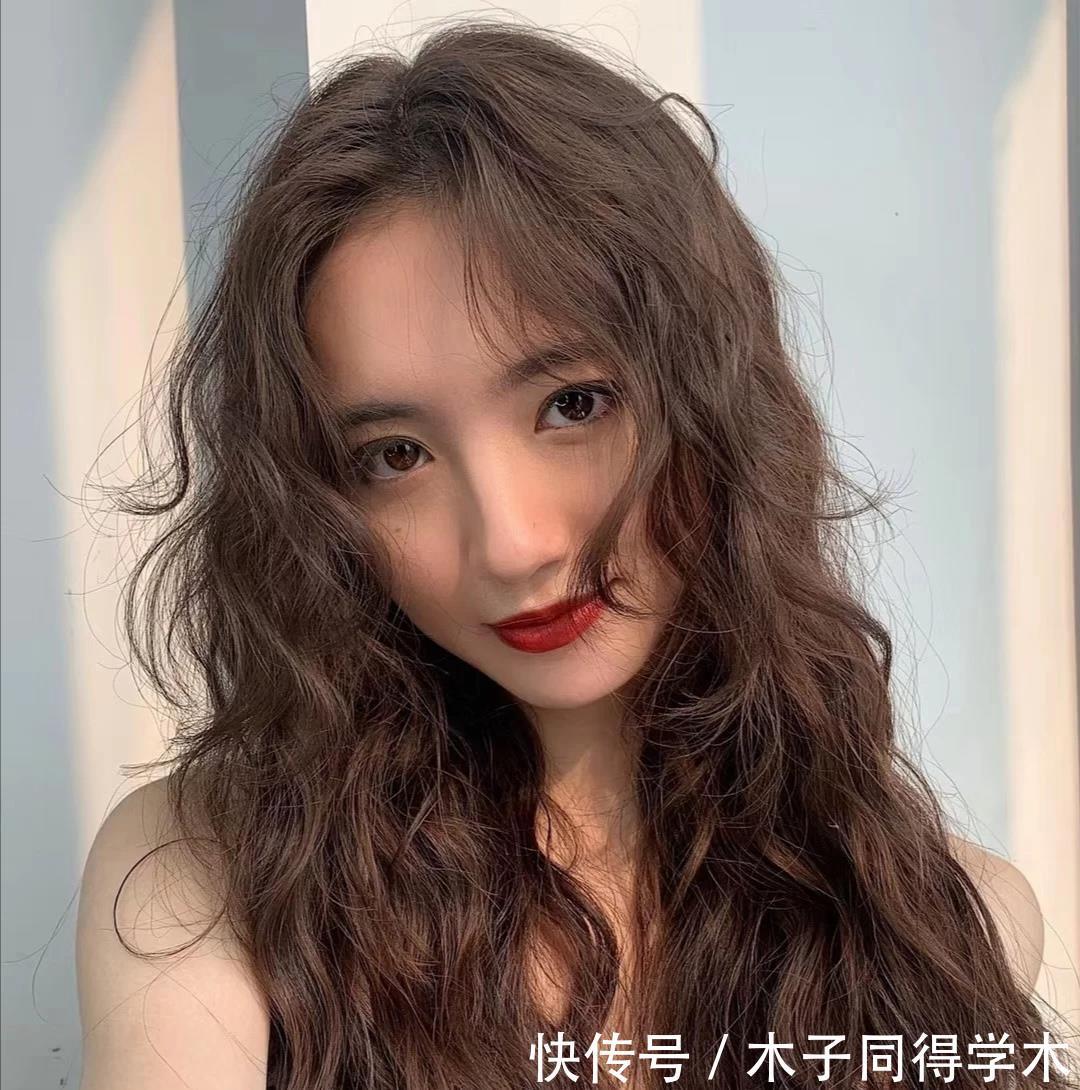 发际线|2021流行发型盘点，这些气质发型又仙又清爽，百搭不挑人