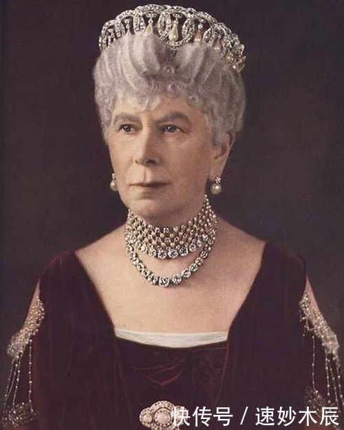 望尘莫及|她是世上坐拥珠宝最多的女人,一颗珍珠值2亿,英女王也望尘莫及