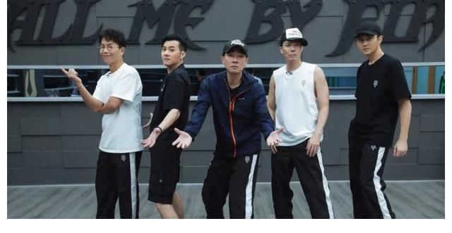 张智霖|五人年龄相加超250岁,被迫营业的中年港星,能让多少顶流脸红?