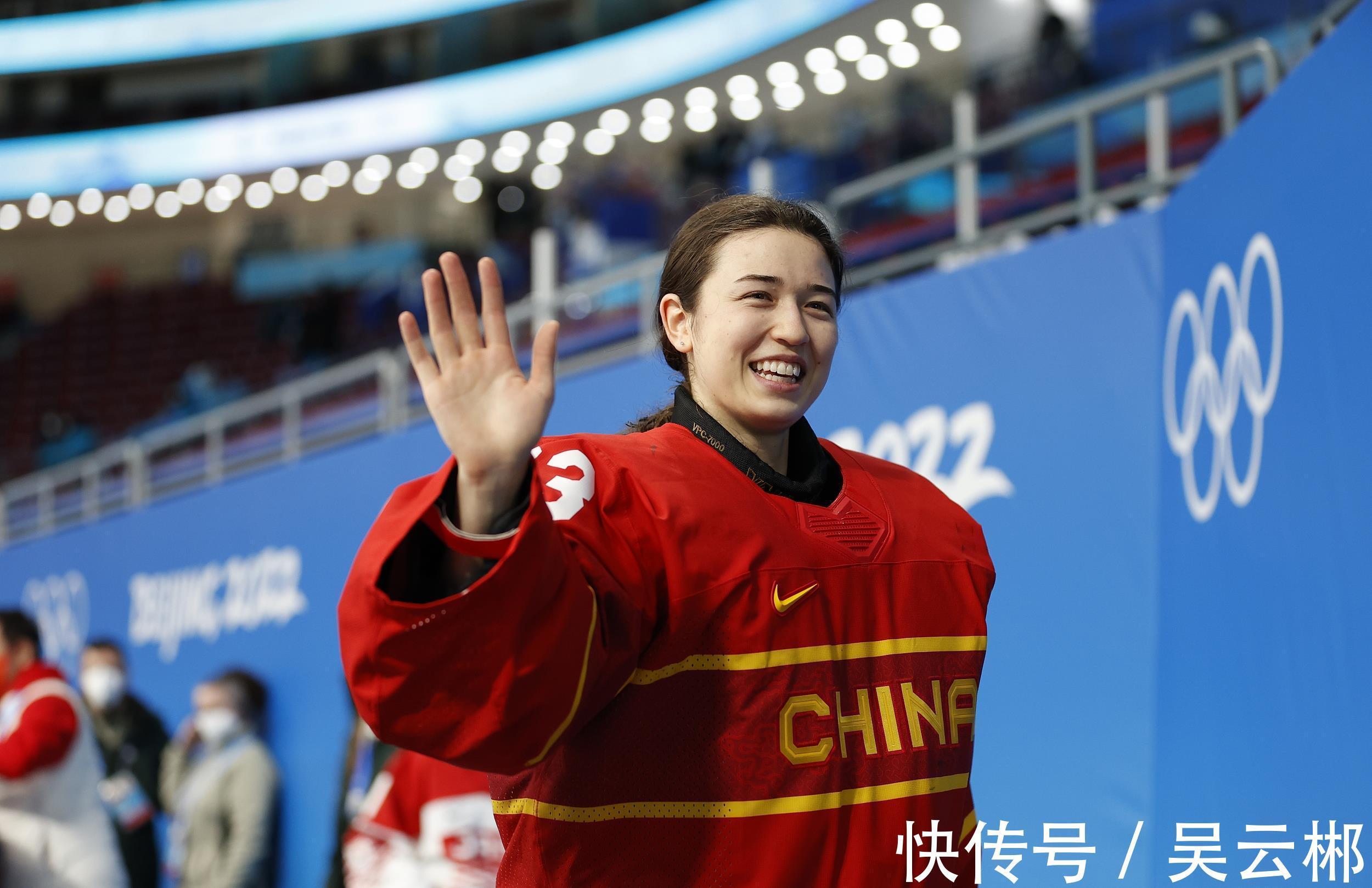 门将|她是常春藤学霸,她是华尔街白领,她是中国女冰门将周嘉鹰