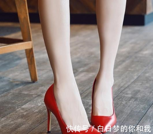 尖头 敢露才是真时髦,春季的你,可以穿一双性感高跟鞋!