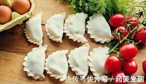 速冻水饺|煮水饺有2个“坑”,用正确的方法煮饺子,煮的饺子不粘也不破皮