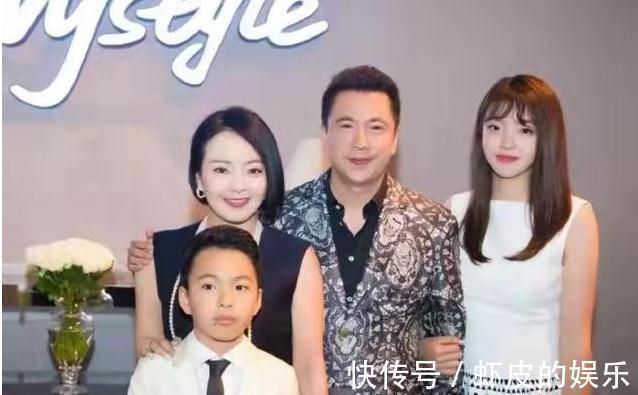 《导演请指教》官宣,是扶持青年导演,还是给偶像明星镀金?