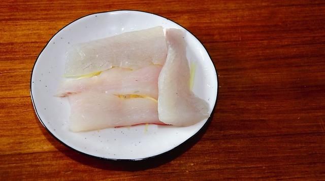 天冷碰到这鱼别手软,做上一道菜,暖胃又暖身,营养极高