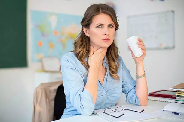 肿瘤|喉癌来临,身体会有几种“危险信号”!这几个高危因素,要注意