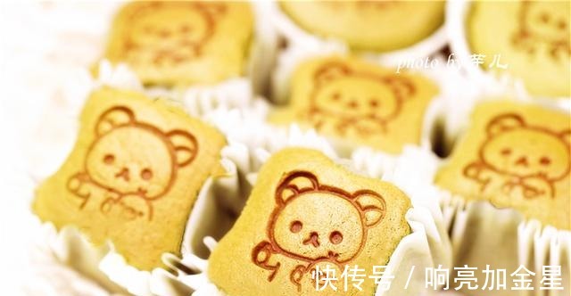 教你不开裂不塌陷,水光肌古早抹茶纸杯蛋糕,步骤详细一学就会!