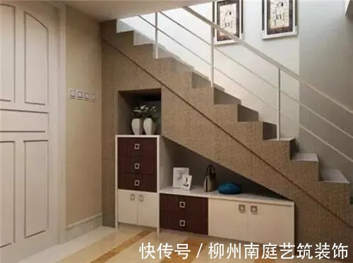 楼梯|复式楼楼梯下可以怎样利用?如何利用可以节省空间。