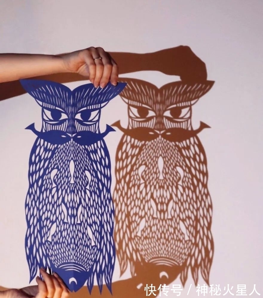 弗里达$她的剪纸作品太有想象力了!夸一句精美绝伦,一点也不过分