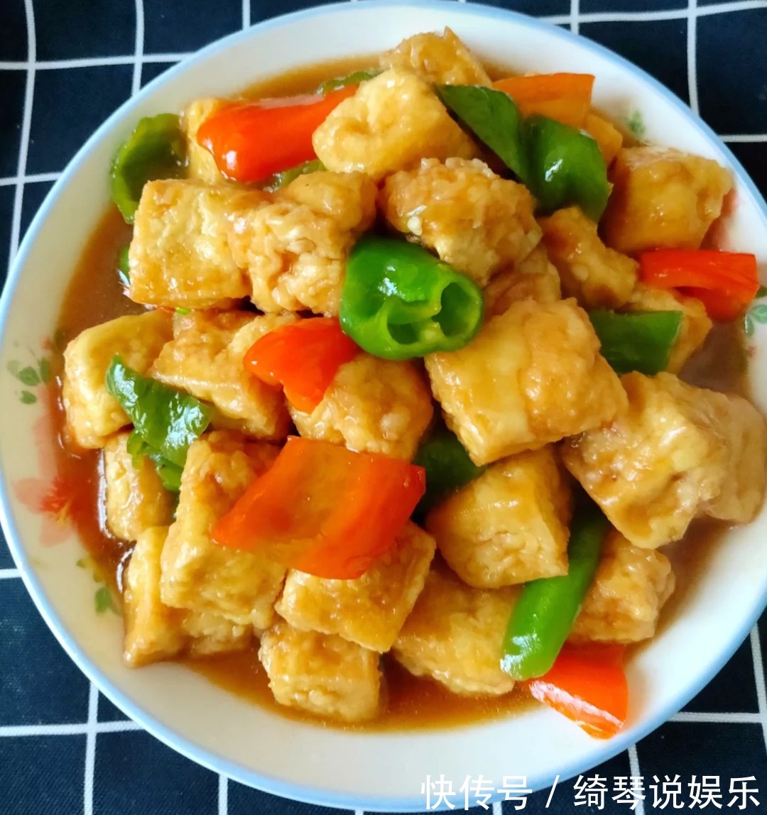 教你做流口水的特色小吃,老豆腐,又脆又开胃,一吃就上瘾