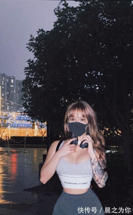 弹力|94年健身达人，练出迷人美臀，身材“不输”欧美女性