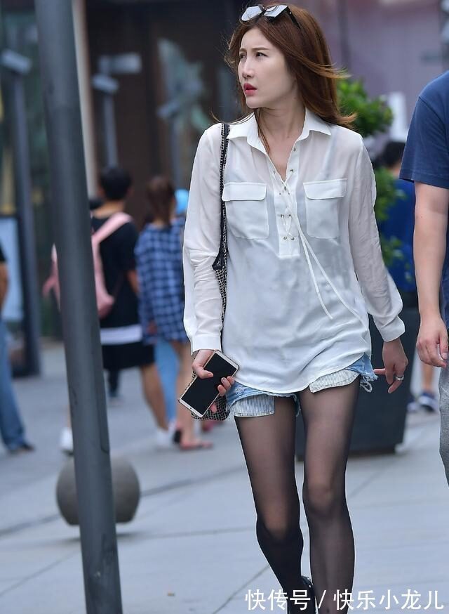 紧身裤 紧身牛仔裤穿搭也可以酷酷哒,时尚又显瘦的利器,轻松变女神