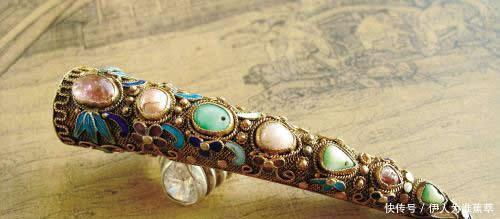 身份|大太监出宫,撞到一名女子,看了一眼她的手指,磕头说饶命!