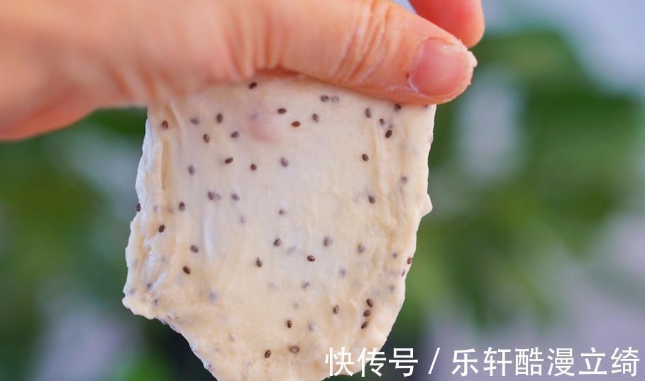 吐司|自制无添加的奶香味吐司，柔软无比，隔天吃也不会发硬