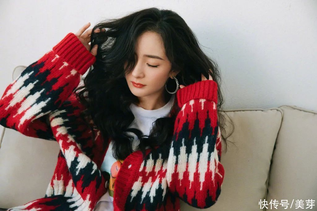 大衣里面穿什么？这4款绝美内搭，让你时髦一整个冬天