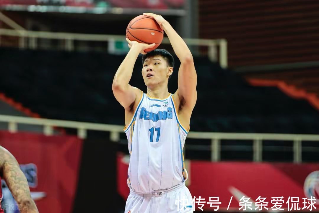 同曦|CBA4消息,辽粤大战火爆,李春江马布里收罚单,首钢碾压同曦