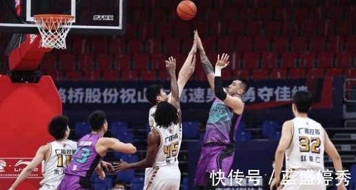 林书豪|CBA对手让俩马,锁帅终赢球,替补新人被封神,一哥已成沦落人!