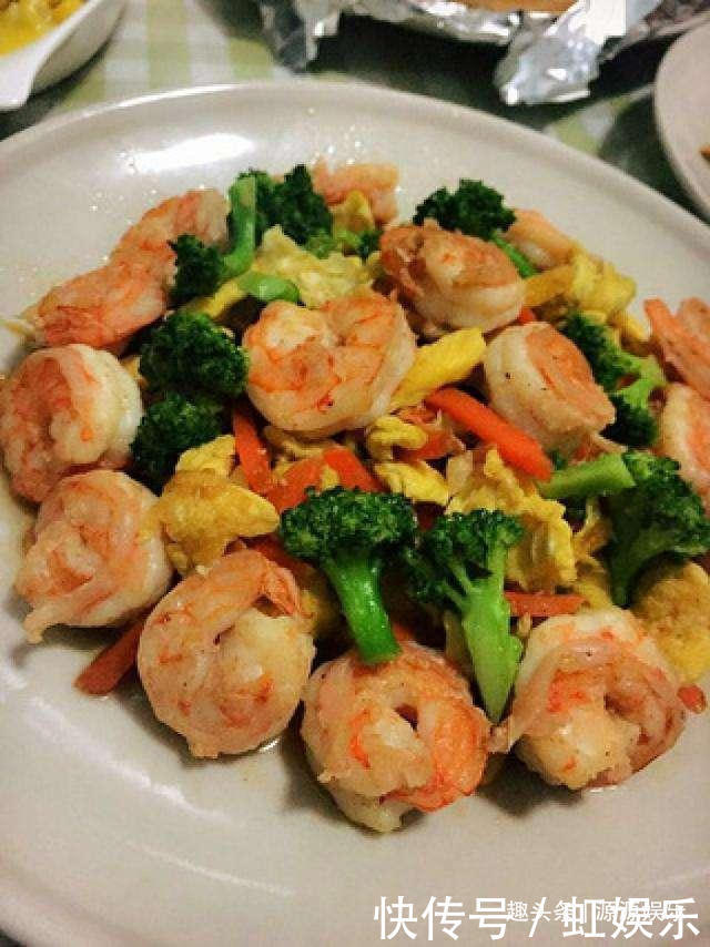 精选美食长豆角五花肉、西兰花虾仁炒鸡蛋、爆炒牛排、黄豆鸡脚