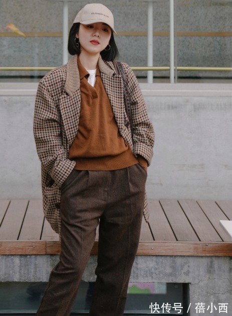 时尚度 冬季通勤怎么穿?既不能太严肃也不能太装嫩,用西装凹造型会更美