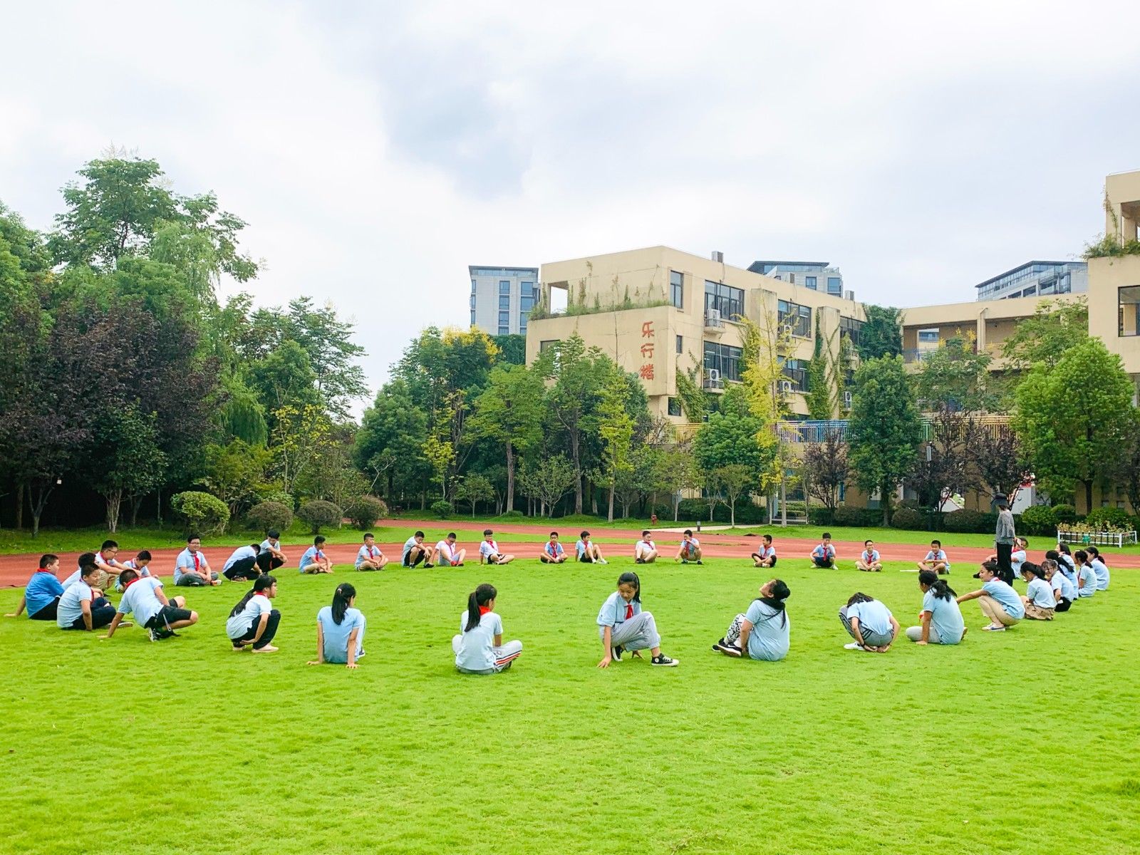 运动健将|学生来上课，老师重回童年，第37个教师节澎雅小学这么过……