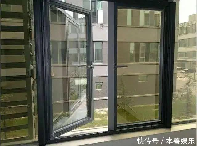 简单|家里纱窗变脏了这5种轻松简单的方法,保证清洁如新