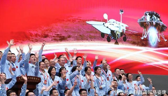 记者团 它发了一条微博,网友彻底沸腾了