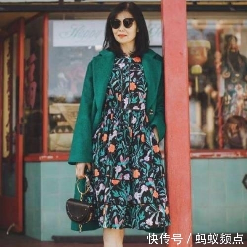 女人到了中年,要想显得年轻,今年秋天得舍得穿“它们”