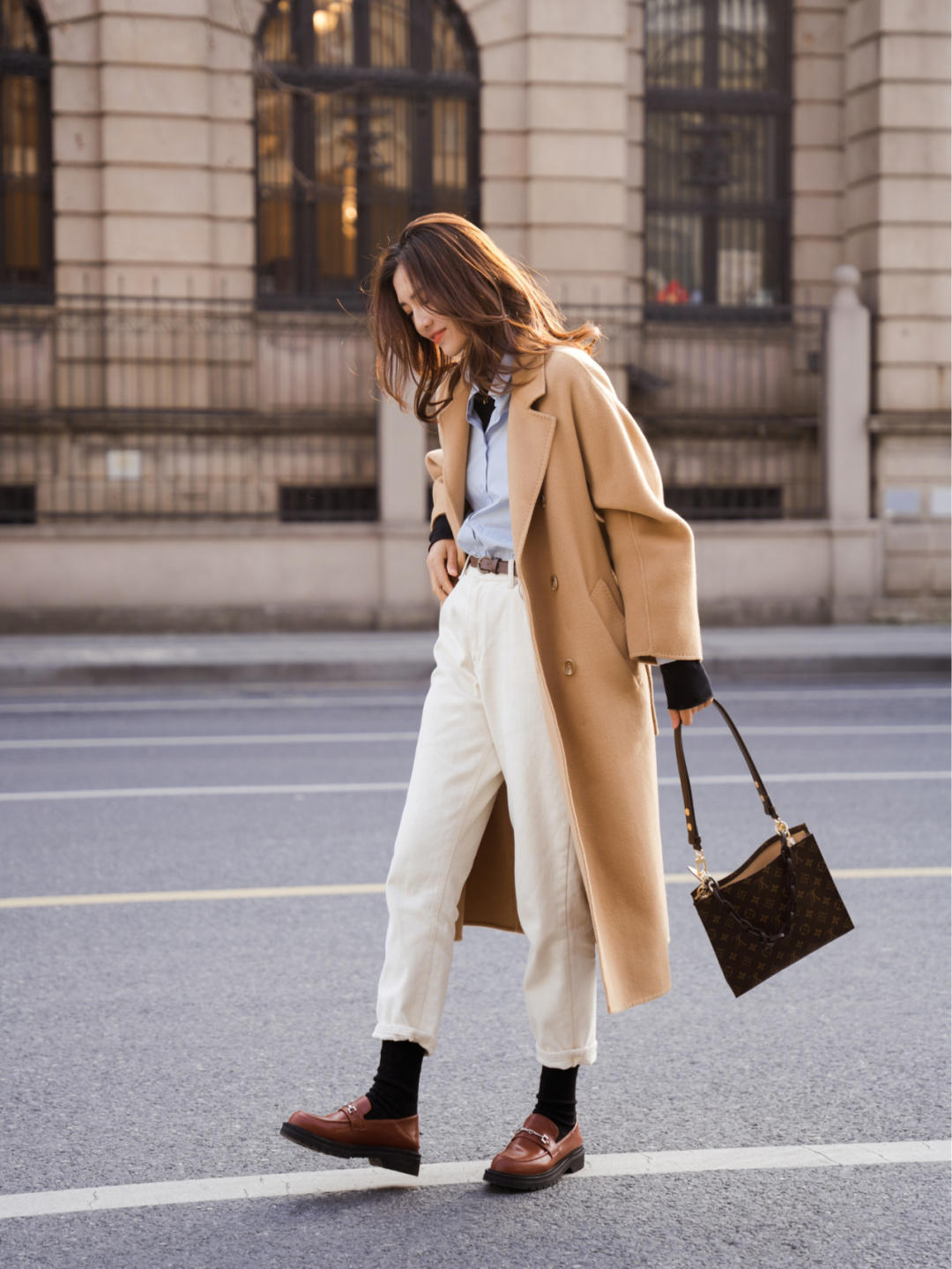 博主 这些才是“大衣”的高级穿法,简约大方又显气质,精致时髦