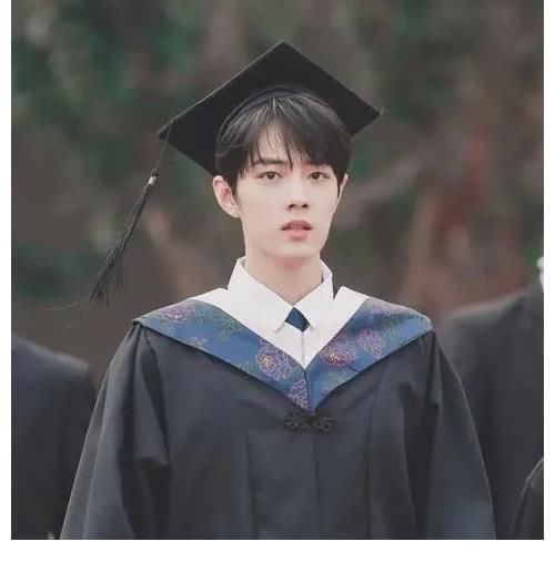 网传肖战将参加央视综艺，当15天乡村教师，黑粉：他学历低不配