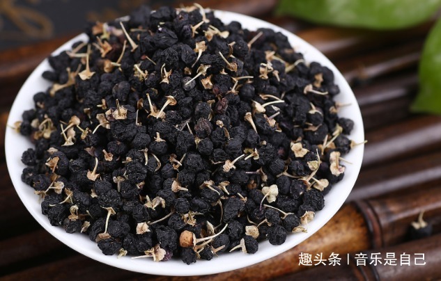 美味|女性不想早衰,常吃4种食物,滋养皮肤,美味健康,排出身体毒素