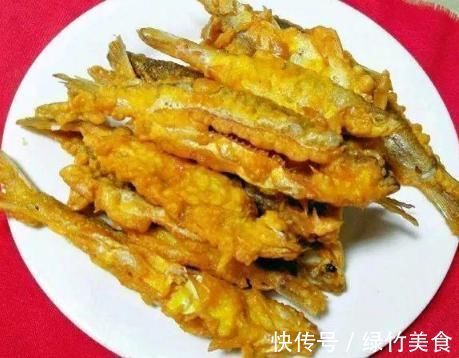 炸鱼时,用面粉还是淀粉?都不对!教你正确做法,酥脆鲜嫩特别香