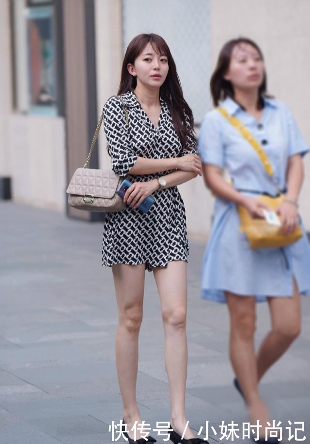 女性穿连体短裤的气质, 优雅干练, 尽显都市时尚范