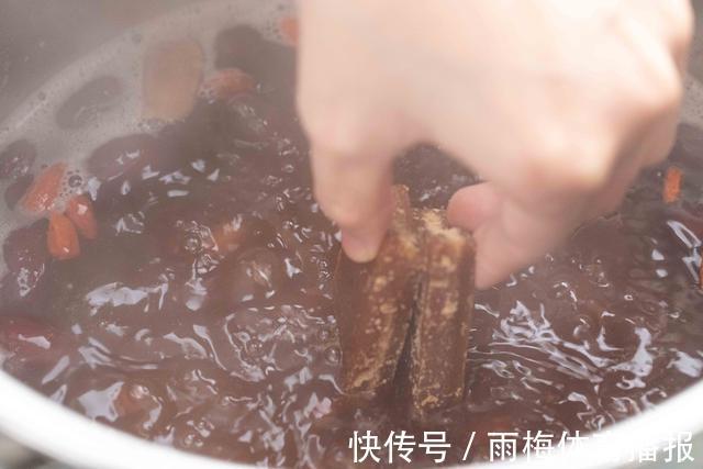 红糖|手脚冰冷气血又不足？滋补良品“五红汤”，我老婆每月必喝3次