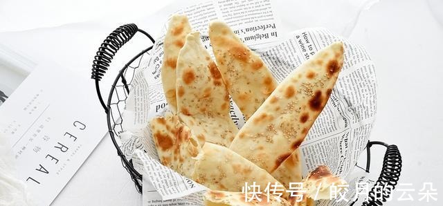面粉|这样做的早餐饼,无需发酵易操作,酥脆咸香太好吃了!